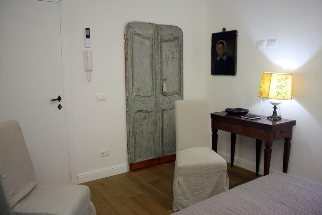 La Dimora Del Conte Bracco B. Hotel Albenga Room photo